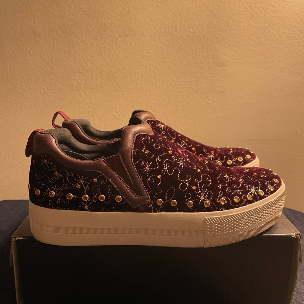 ASH platform slip on